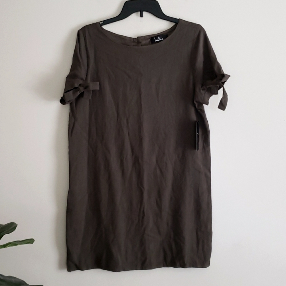 Lulu's linen button back shift dress in olive green. Sz Medium